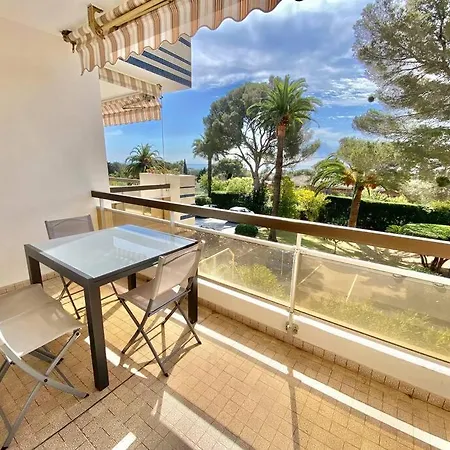 La Paisible 4 Pax Piscine & Mer Apartment
