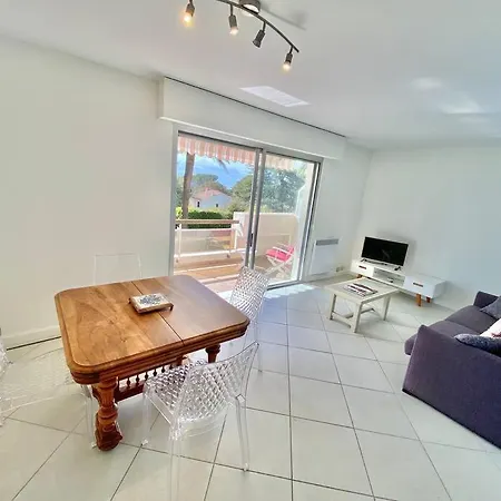 La Paisible 4 Pax Piscine & Mer * Saint-Raphael (Var)