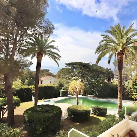 La Paisible 4 Pax Piscine & Mer Apartment *